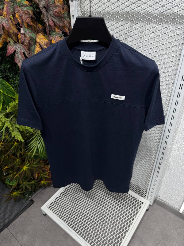 Round T-Shirt